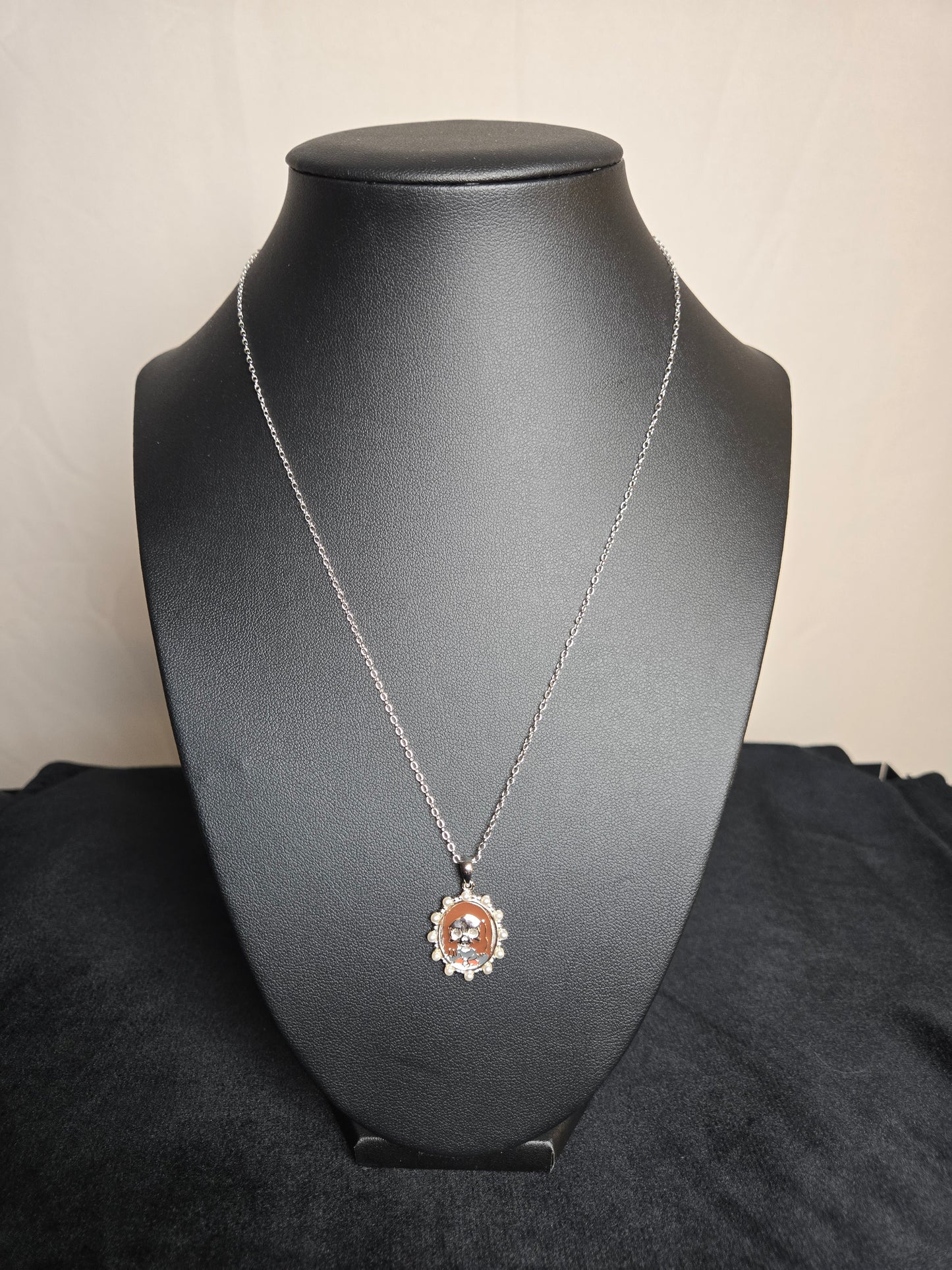 Lisa Skull Necklace