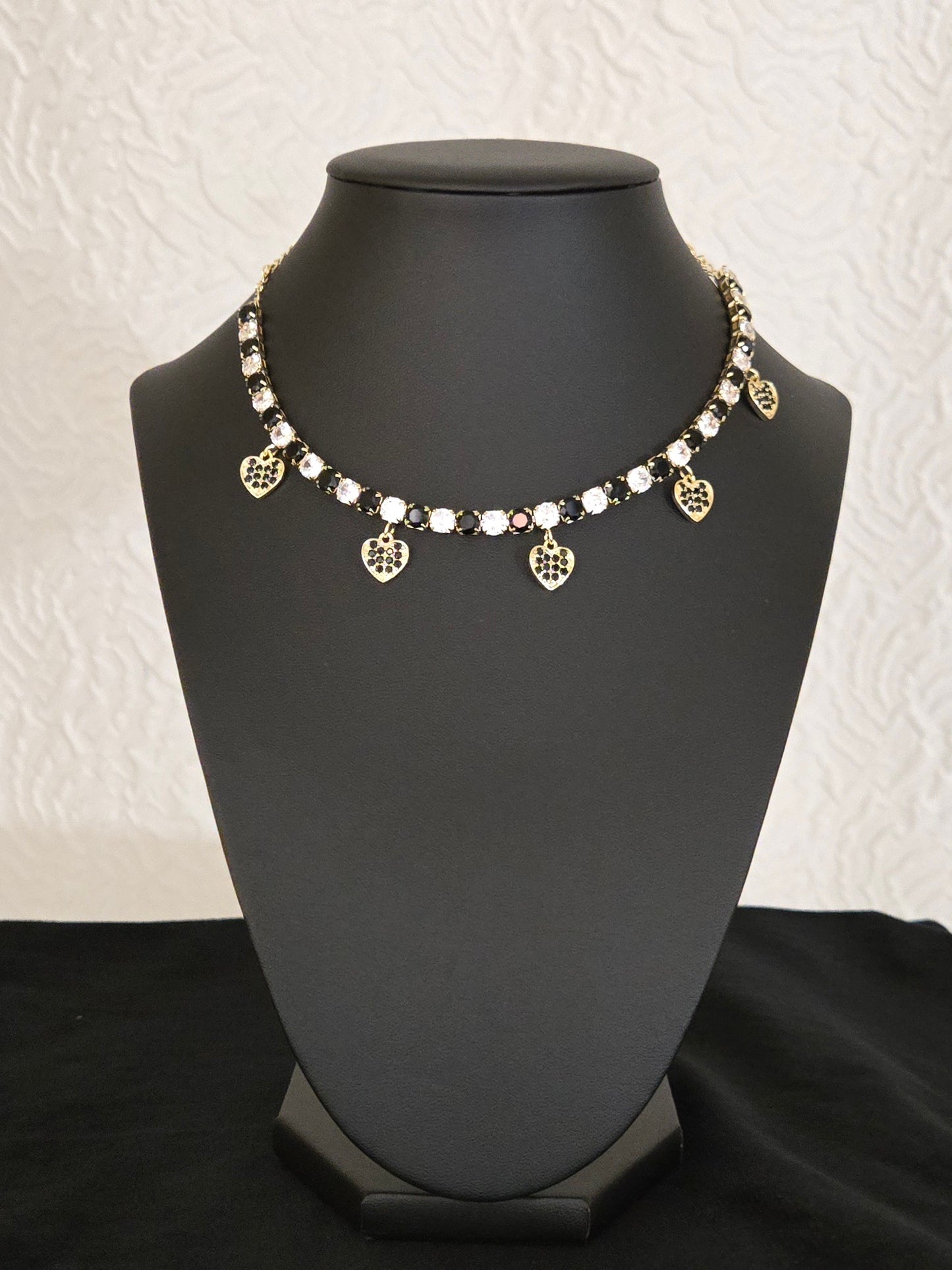 Black heart charms choker