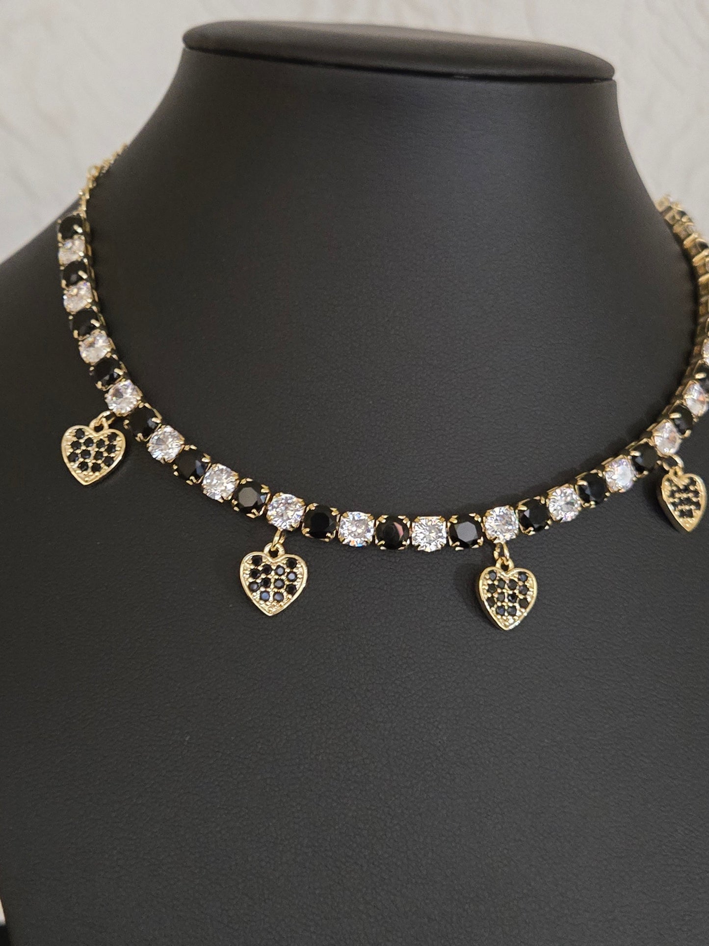 Black heart charms choker