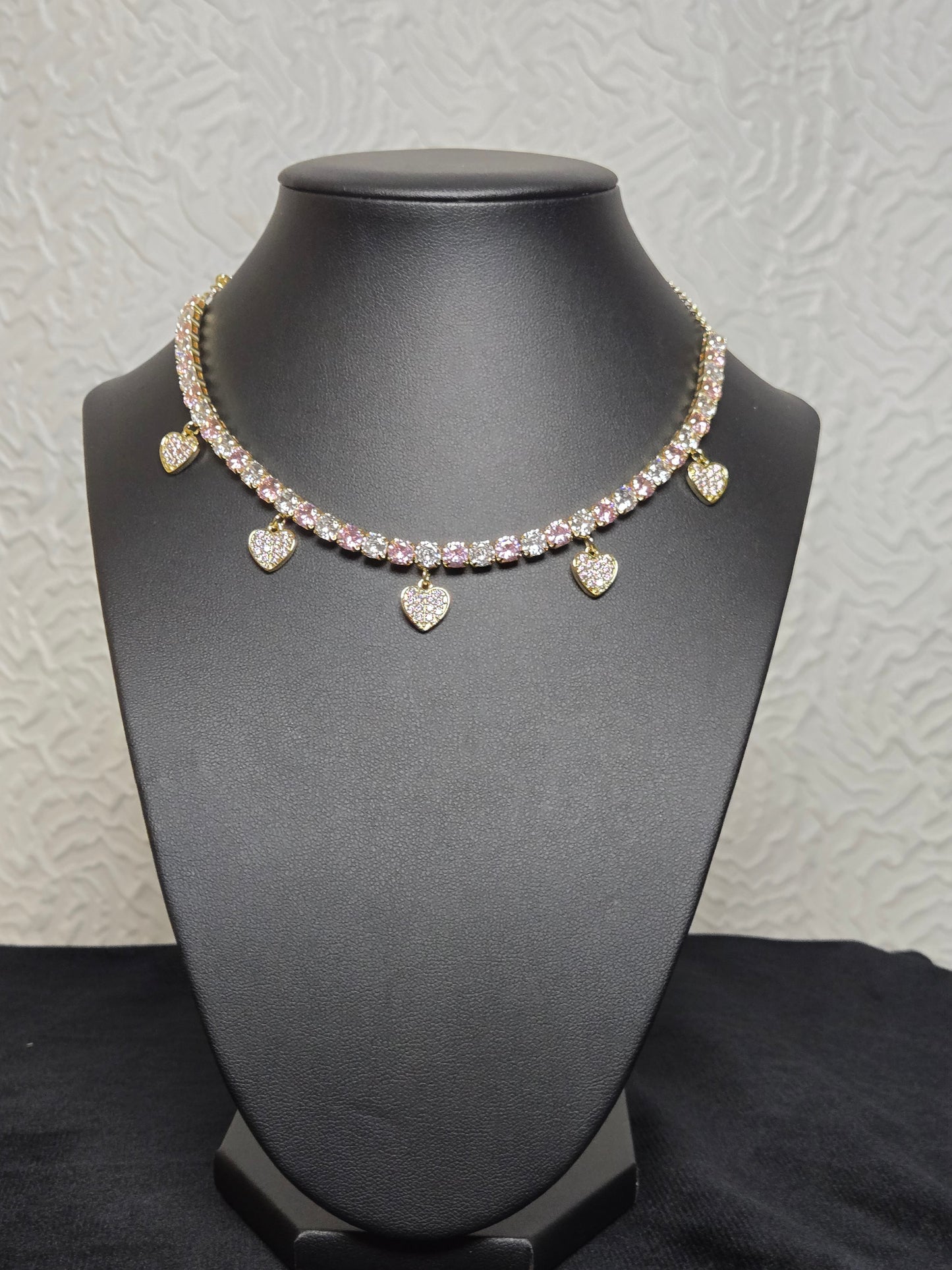 Pink hearts charm choker