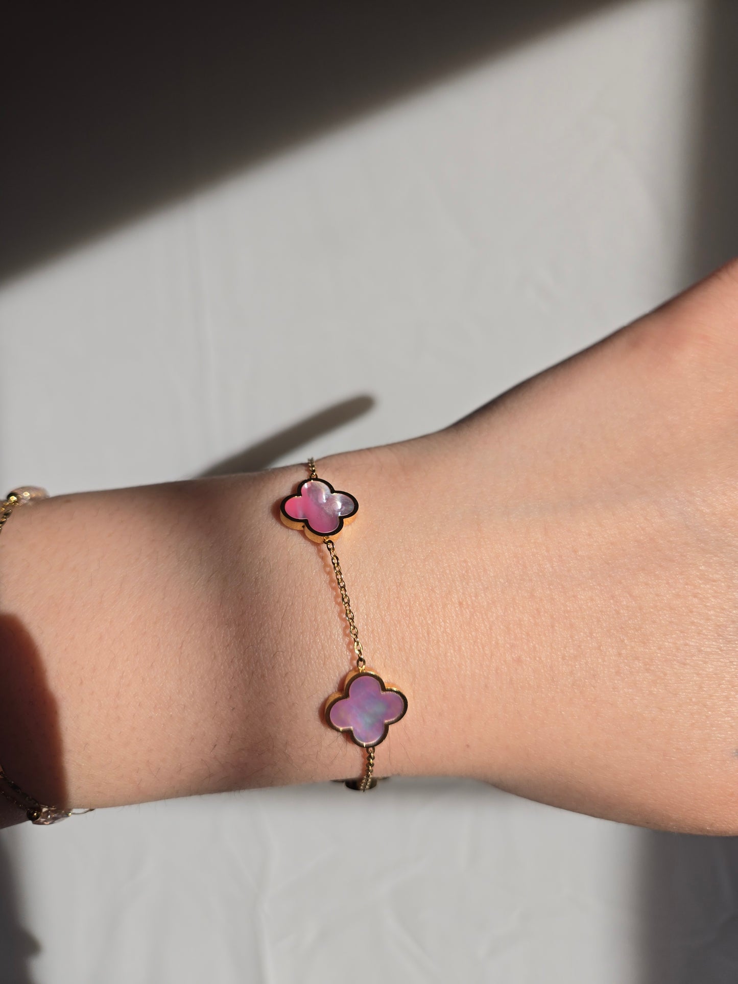 Mother of all pearls clover bracelet
