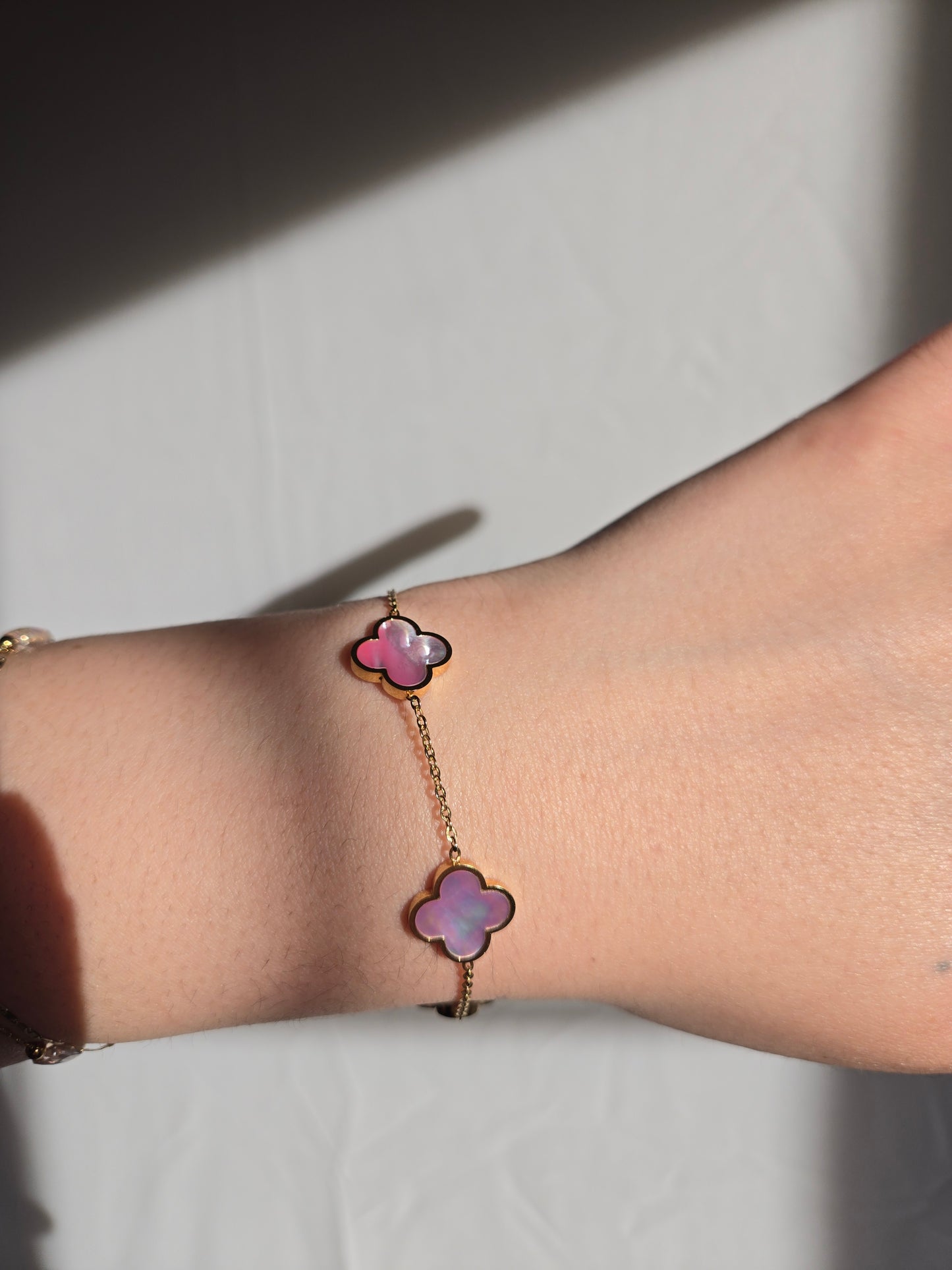 Mother of all pearls clover bracelet
